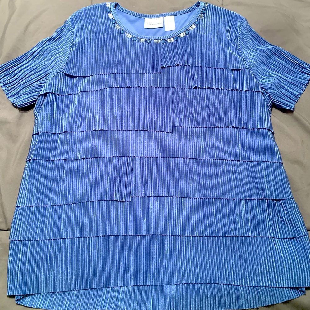Women’s XL alfred dunner pull over blouse w/embellished neckline100% polyester